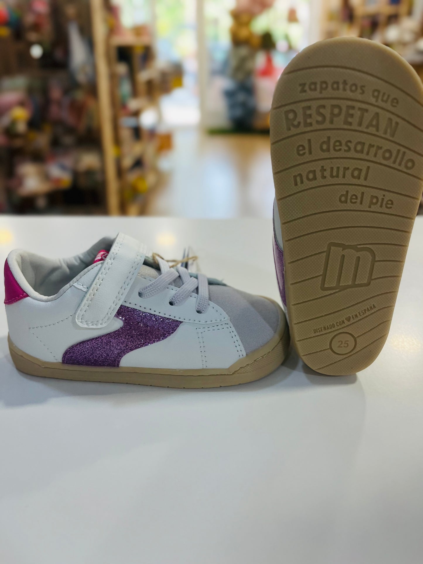 Deportivo Modern Blanco/Fucsia - MUSTANG FREE