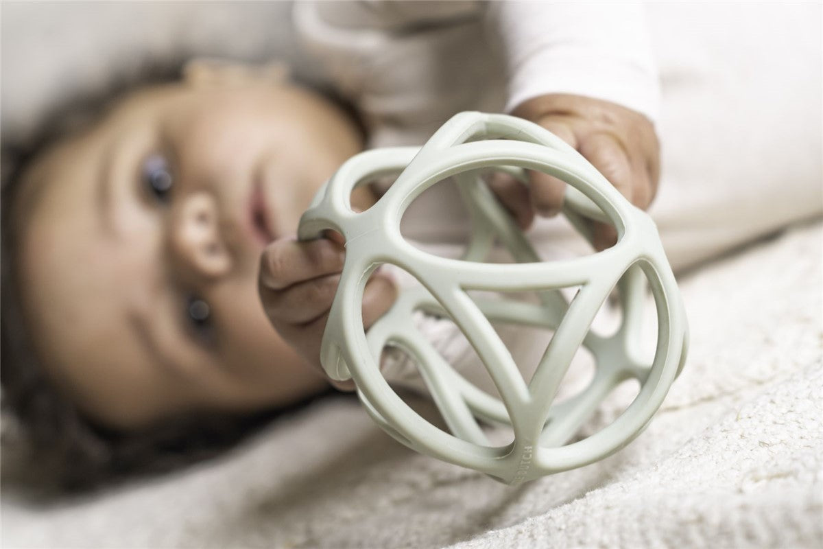 Pelota Sensorial Silicona Verde - LITTLE DUTCH