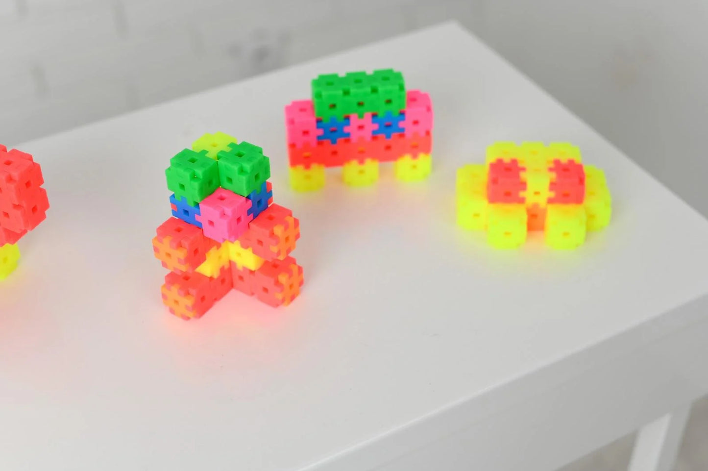 Construcción Travel Box 250 pcs BASIC Neón - MELI