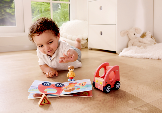 Coche Musical Madera Personaje + Libro - HAPE