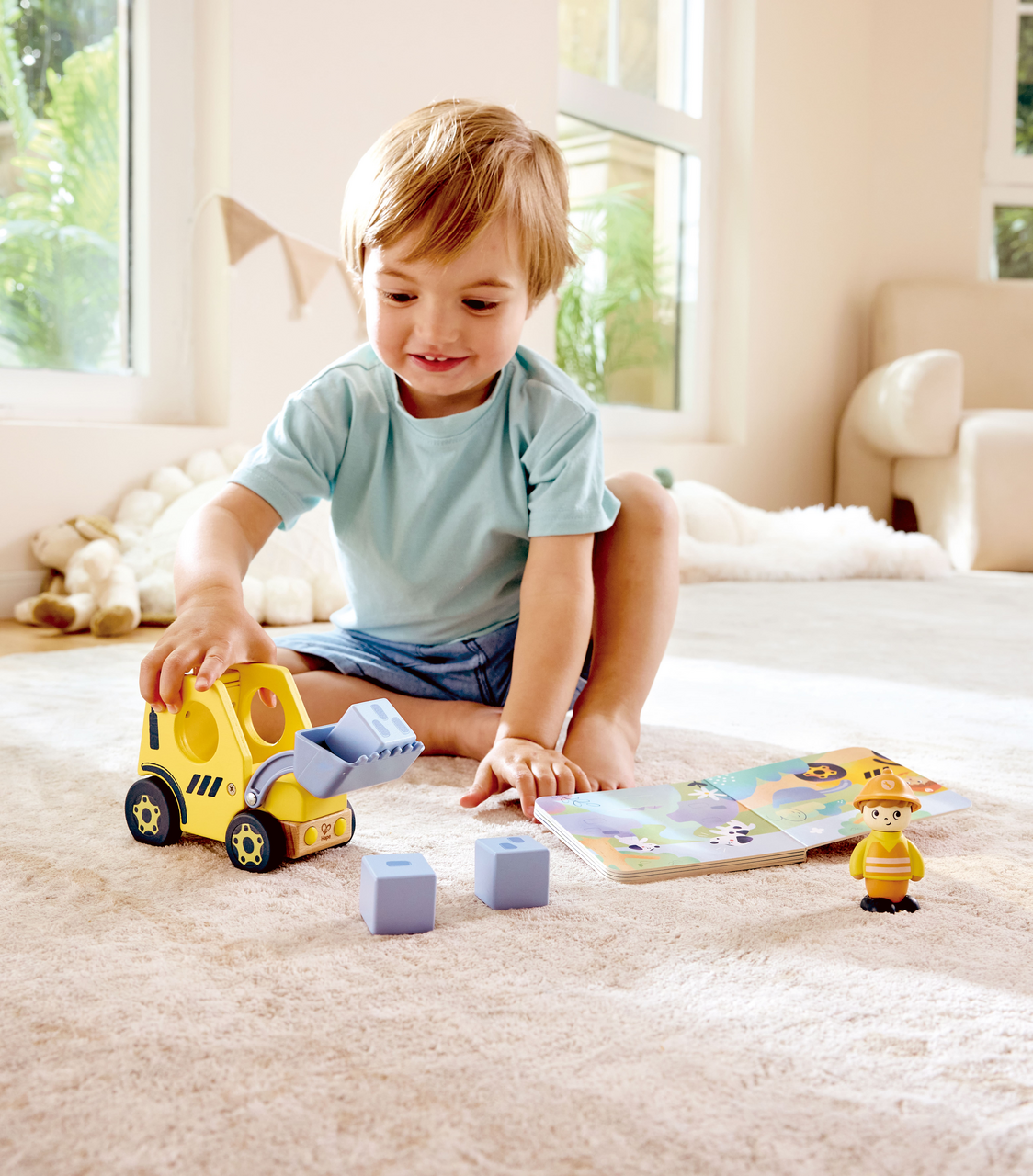 Excavadora Madera Personaje + Libro - HAPE
