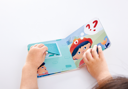 Camión Bomberos Madera Personaje + Libro - HAPE