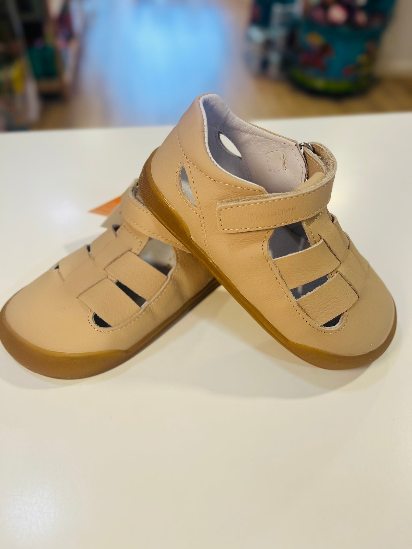 Sandalia Barefoot Océano Beige - BLANDITOS BY CRIOS