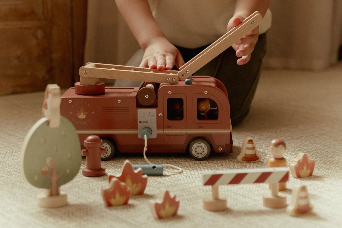 Set de Bomberos con Camión - LITTLE DUTCH